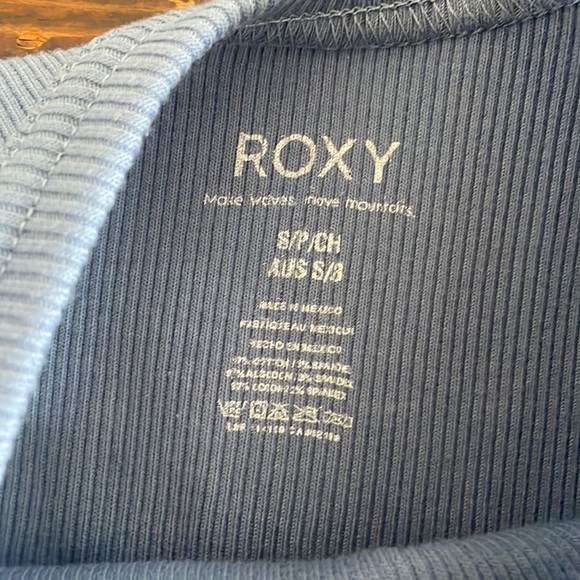 Roxy sleeveless crop top. Size S. GUC. - Picture 5 of 8